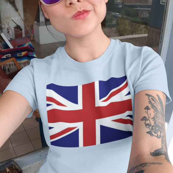 great-britain-flag-selfie-of-a-girl